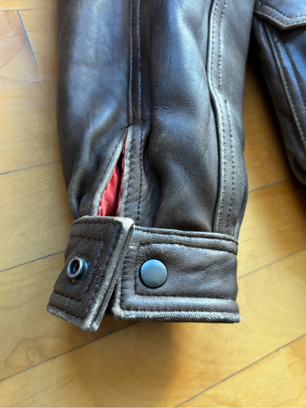 Vintage Men's Brown Leather Bomber Jacket with Red Lining - Picture 6 of 7